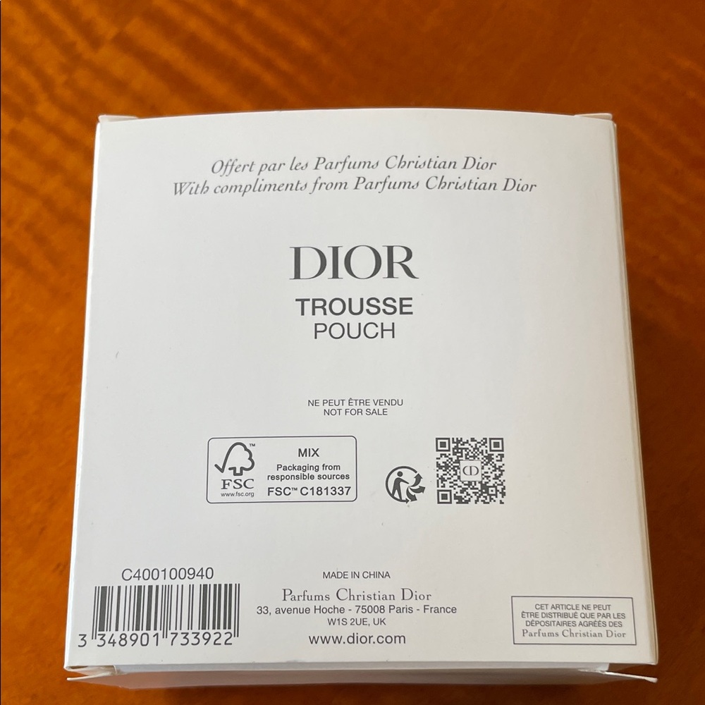 NEW Dior Gold Round Textured box with pouch for jewelry or perfume - Picture 7 of 8